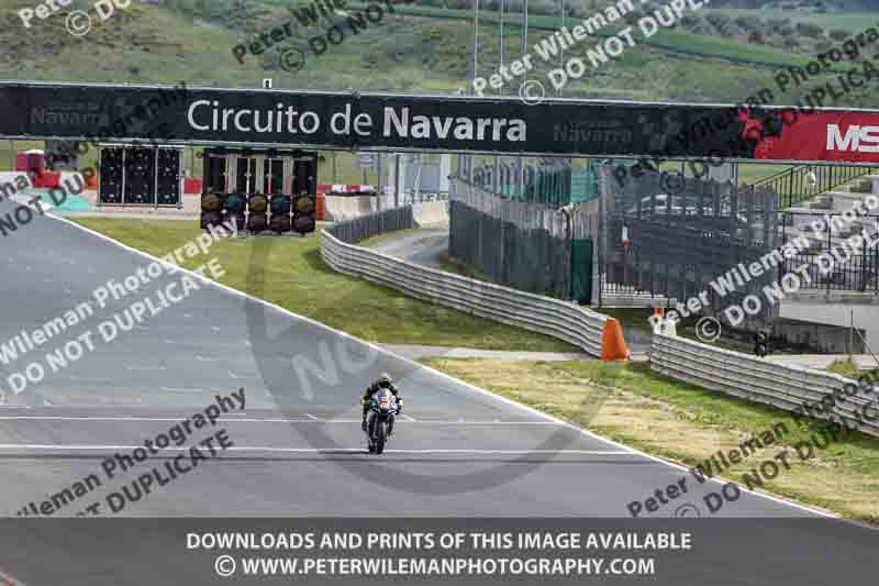 cadwell no limits trackday;cadwell park;cadwell park photographs;cadwell trackday photographs;enduro digital images;event digital images;eventdigitalimages;navarra;no limits trackdays;peter wileman photography;racing digital images;trackday digital images;trackday photos